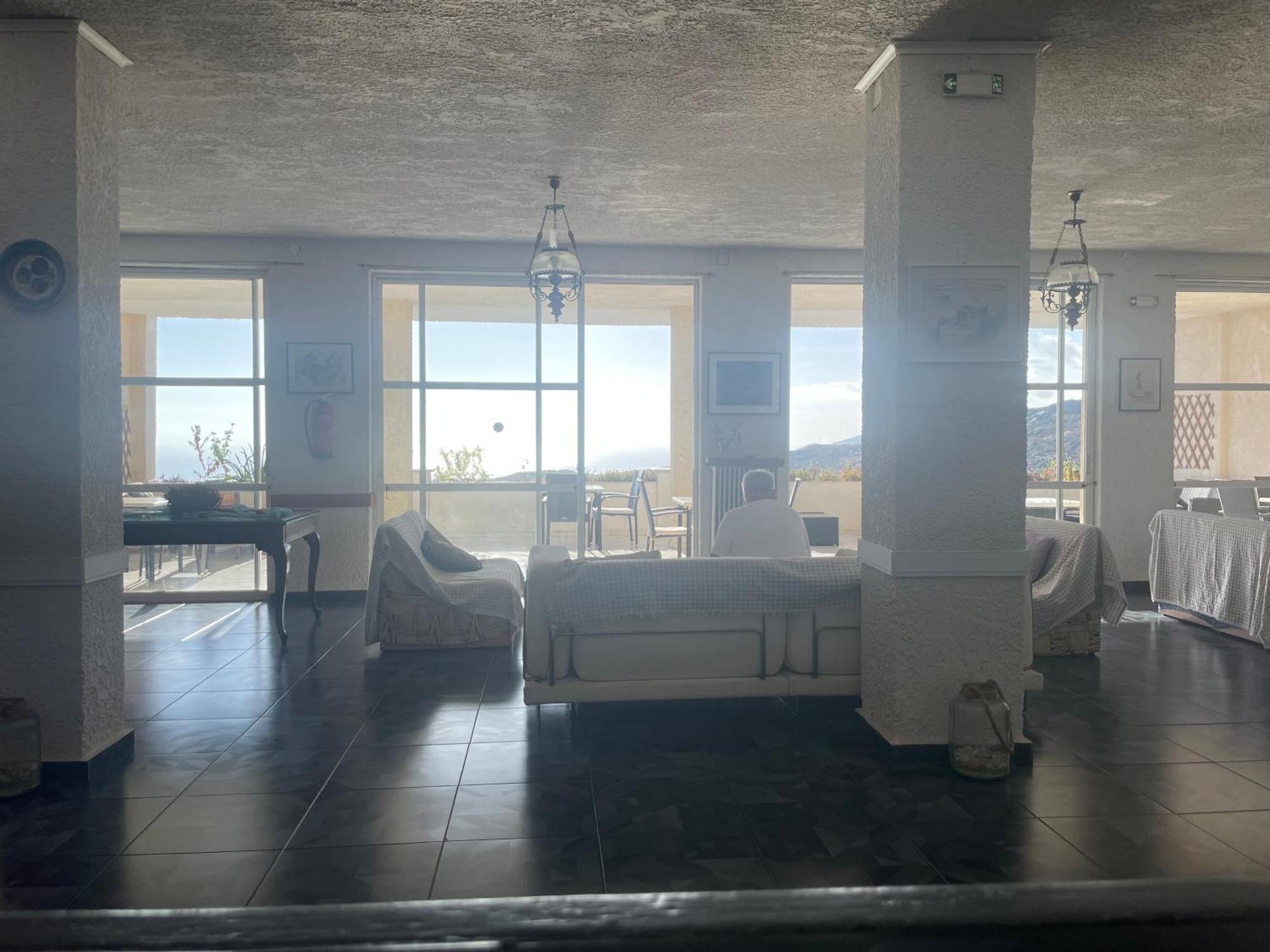 Sariza Spring Hotel Apikia  Exteriör bild