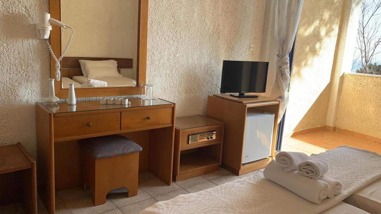 Sariza Spring Hotel Apikia  Exteriör bild