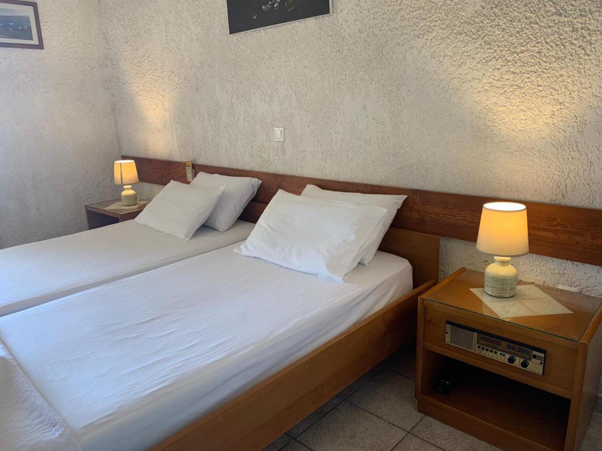 Sariza Spring Hotel Apikia  Exteriör bild